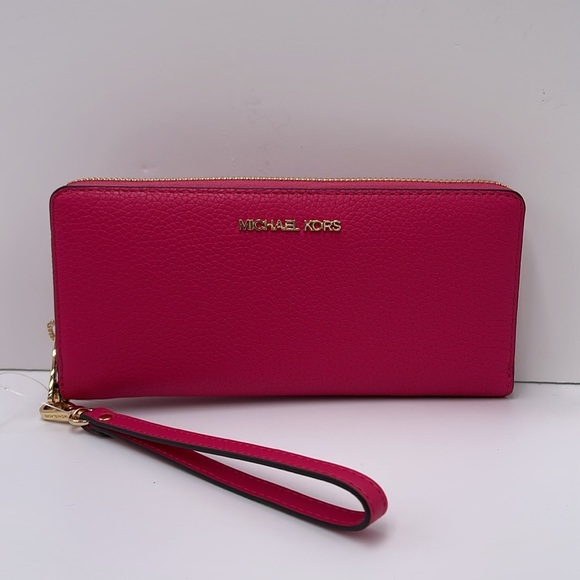 MICHAEL KORS
Leather Continental Wristlet Phone Case Wallet
Electric Pink
NWT - Picture 3 of 16